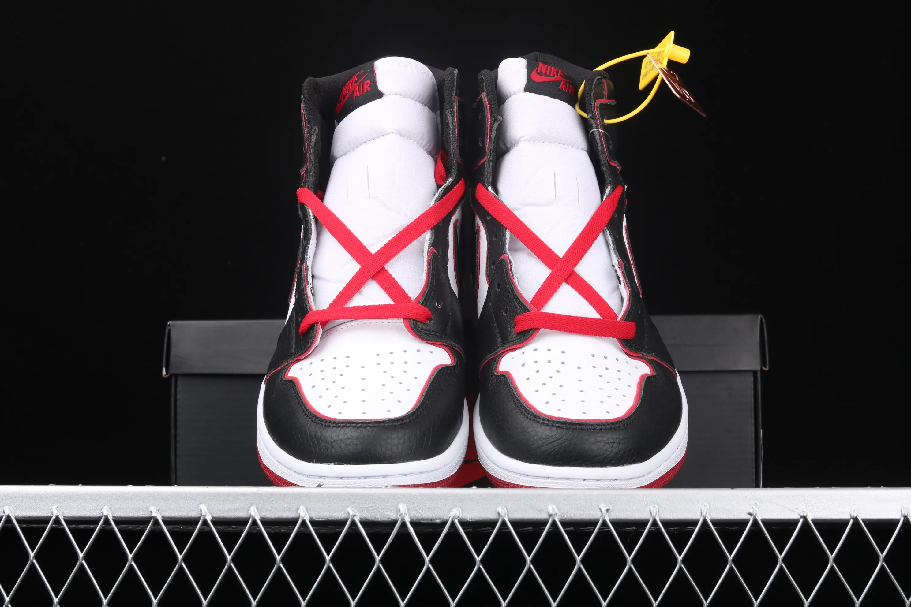 All categories Air Jordan Jordan series basketball shoes Air Jordan 1 High Air Jordan 1 RETRO HIGH OG AJ1 Joe 1 new black and red high frequency flying wing LOGO 555088-062